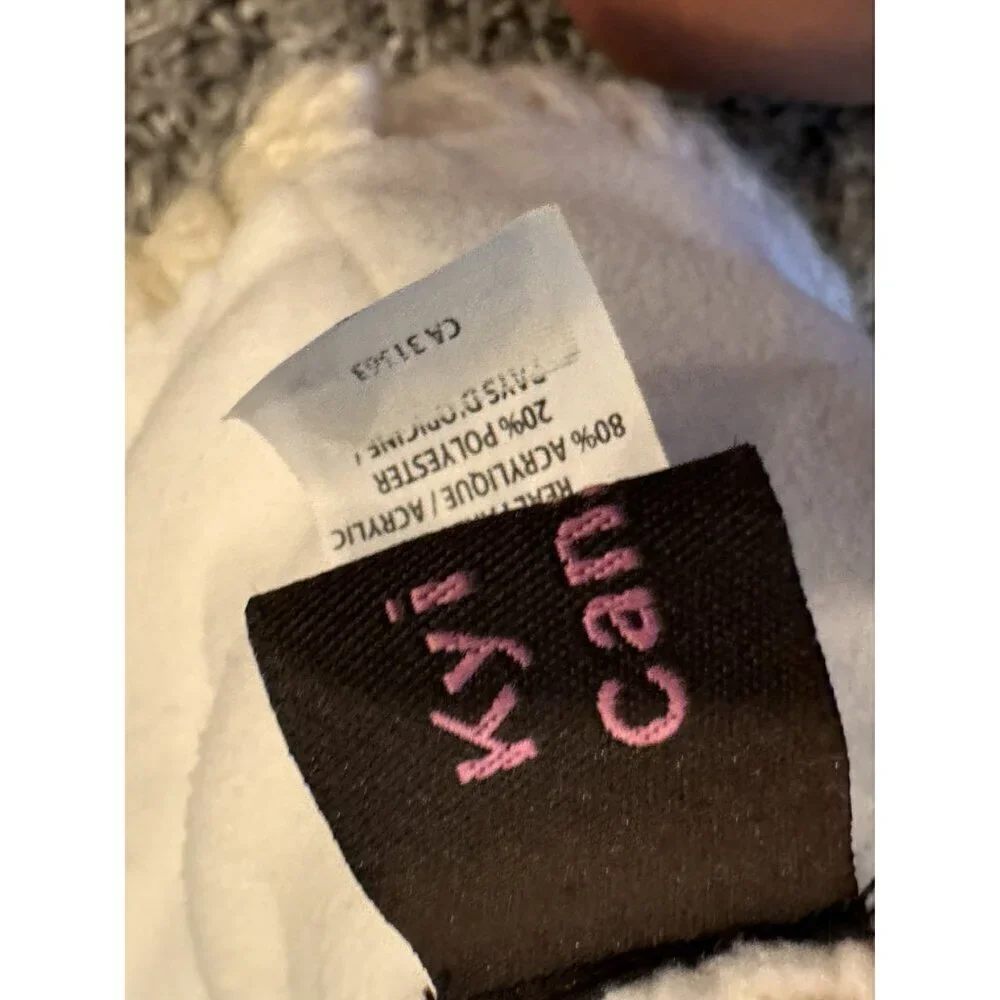 Kyi Kyi Canada Cream Classic Fur Pom Knit Beanie O/S